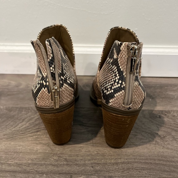 Vince Camuto booties - Picture 4 of 4